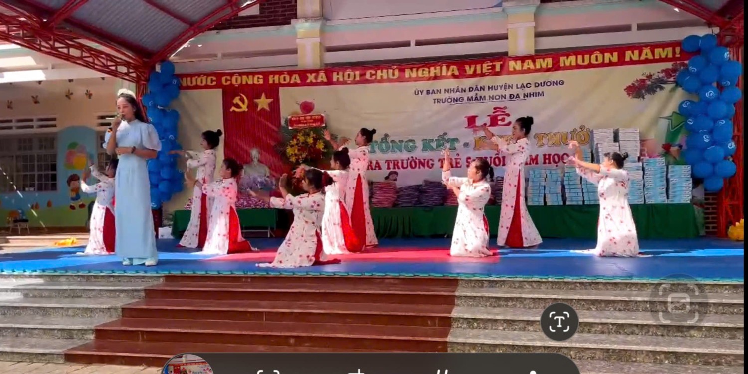 Trường mầm non Đạ Nhim tưng bừng tổ chức Lễ tổng kết năm học 2024-2025